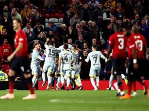 Gary Neville chỉ ra lý do M.U bết bát những năm gần đây