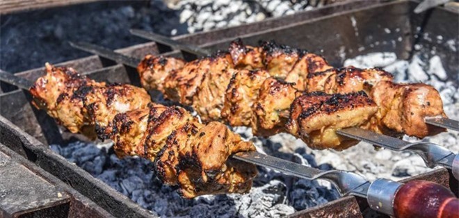 Vì sao phần thịt nướng cháy có thể gây ung thư?