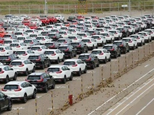 Nhập khẩu ôtô lập kỷ lục mới