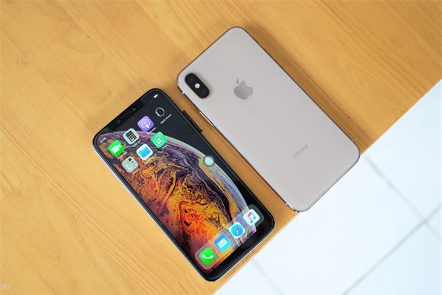 iPhone Xs vừa về, hàng nhái đã bán đầy tại Việt Nam