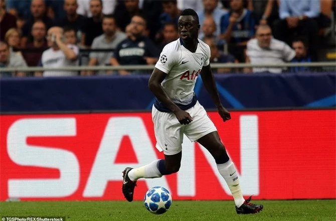 Trung vệ: Davinson Sanchez (Tottenham).