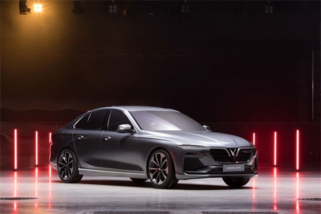 Chủ tịch SSI đặt mua thành công 5 chiếc xe của VinFast