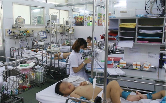 Hơn 53 nghìn người mắc bệnh tay chân miệng và 6 người tử vong, Bộ Y tế yêu cầu phòng chống dịch khẩn