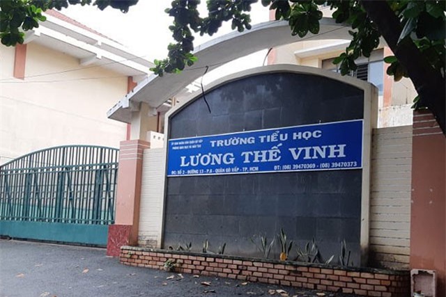 TP.HCM đình chỉ công tác thầy giáo đá học trò