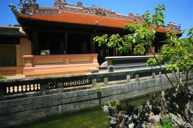 Khám phá chốn biệt cung tuyệt đẹp của vua Khải Định