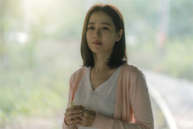 Đang vui vẻ với người tình xinh đẹp, nhận được tin nhắn này của vợ khiến chồng hốt hoảng tìm đường quay đầu