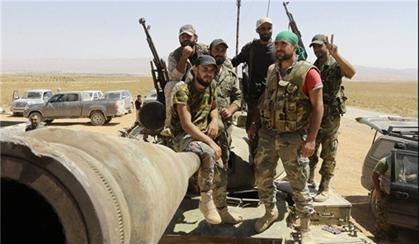 Quân đội Syria không ngừng tiến công, IS cắm cổ chạy vào sâu Sweida