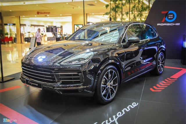 Chiêm ngưỡng vẻ đẹp của Porsche Cayenne 2018 vừa về Việt Nam