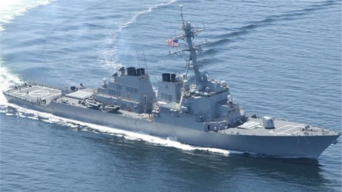 Chùm ảnh tàu chiến Trung Quốc cản mũi chiến hạm Mỹ trên Biển Đông - ảnh 4