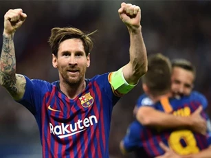 Clip: Messi lập cú đúp giúp Barca 'làm gỏi Gà trống'