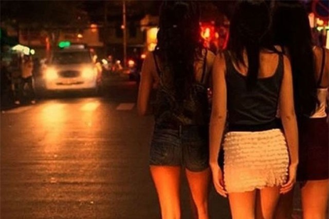 Thanh niên giả “tú bà” dụ các cô gái vào khách sạn rồi cướp tài sản