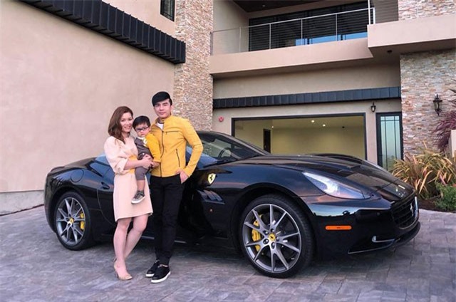 Cận cảnh dàn siêu xe cực "khủng" của nam ca sĩ Đan Trường và vợ tại Mỹ