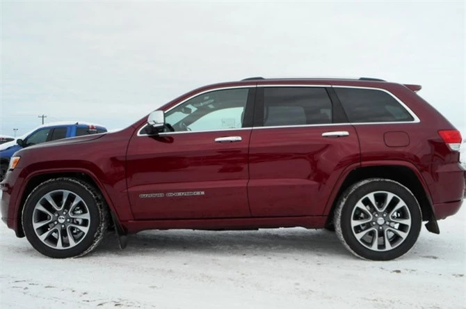 9. Jeep Grand Cherokee (doanh số: 19.312 chiếc).