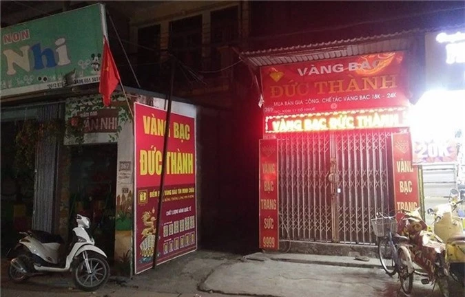 Nam thanh nien gia vo thu nhan roi cuop vang bo chay o Ha Noi hinh anh 1