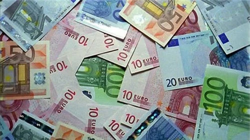 Tỷ giá ngoại tệ ngày 4/10: USD treo cao, Euro tăng trở lại
