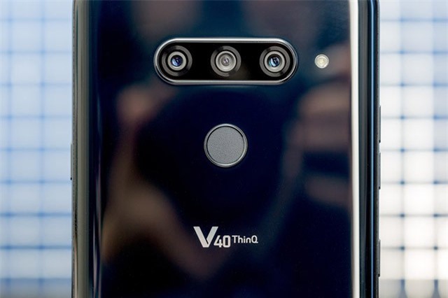 LG V40 ThinQ ra mắt: 5 camera chip S845, RAM 6 GB, giá gần 21 triệu
