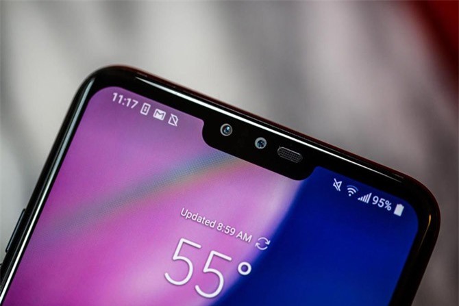Clip trên tay LG V40 ThinQ: 5 camera chip S845, RAM 6 GB, giá gần 21 triệu