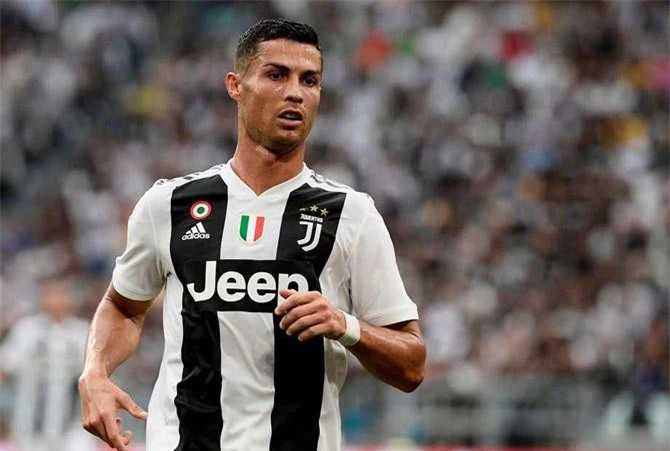 1. Cristiano Ronaldo (M.U, Real Madrid, Juventus; 120 bàn).