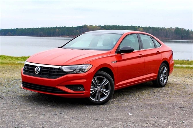 10. Volkswagen Jetta 2019 (điểm số 5,6/10).