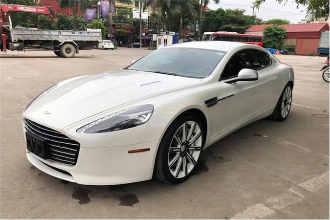 Chiếc Aston Martin Rapide S của đại gia Ninh Bình có gì đặc biệt mà được rao bán hơn 13 tỷ đồng?