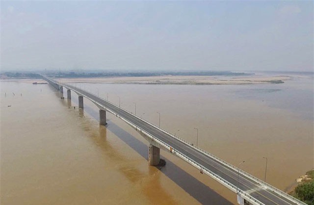 Cận cảnh cầu Văn Lang 1.460 tỉ bắc qua sông Hồng trước ngày thông xe