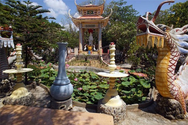 Kh&#xE1;m ph&#xE1; &#x201C;ch&#xF9;a v&#x1ECF; &#x1ED1;c&#x201D; &#x111;&#x1ED9;c nh&#x1EA5;t v&#xF4; nh&#x1ECB; Vi&#x1EC7;t Nam