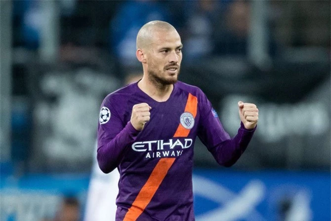 Tiền vệ trung vệ: David Silva (Man City).