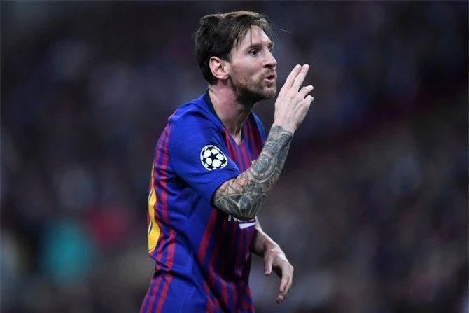 Tiền vệ phải: Lionel Messi (Barcelona).