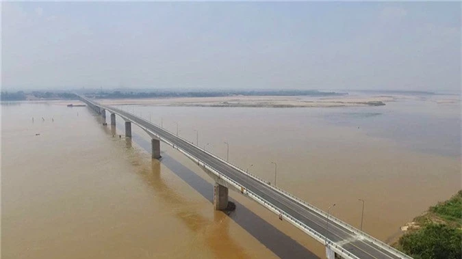 Cận cảnh cầu Văn Lang 1.460 tỉ bắc qua sông Hồng trước ngày thông xe - ảnh 2