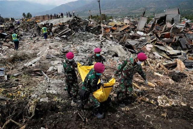 Tính tới thời điểm hiện tại, gần 1.600 người Indonesia thiệt mạng vì động đất và sóng thần hôm 28/9/2018. 