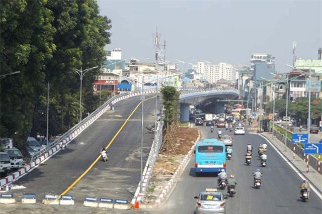 Ngắm cầu vượt hơn 300 tỷ sắp thông xe ở Hà Nội