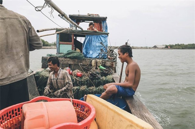 Những đứa trẻ khắp Việt Nam: Cường của biển, nắng gió Thiềng Liềng