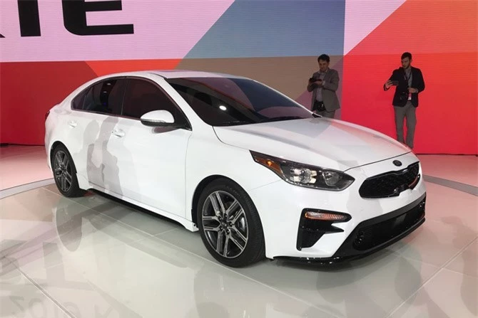 2. Kia Forte 2019 (giá khởi điểm: 17.690 USD).