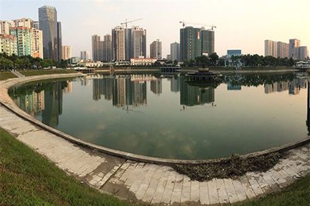 Hồ điều hoà công viên trăm tỷ mới khánh thành đã nổi váng, bốc mùi
