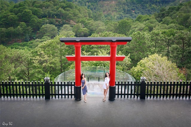 Đà Lạt lại xuất hiện thêm Cổng trời, 'check in' mỏi tay không hết