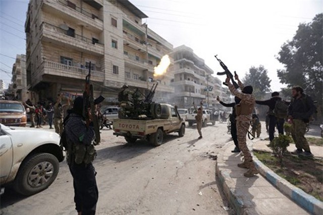 Các nhóm vũ trang Syria rút vũ khí hạng nặng khỏi khu vực phi quân sự