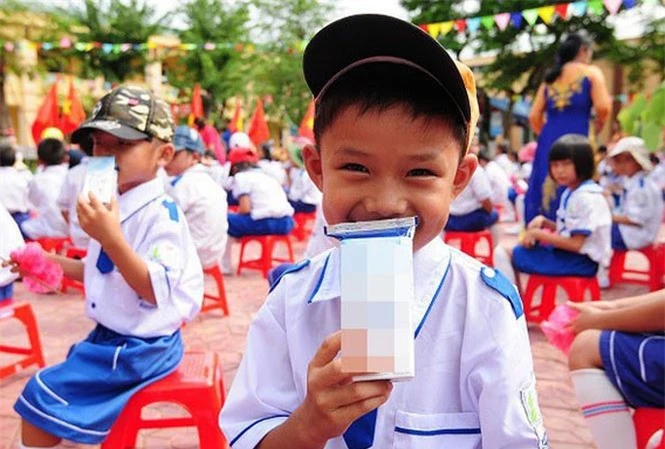 Sữa học đường: Ai hưởng lợi?