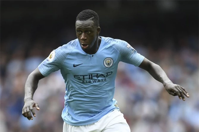 Hậu vệ trái: Benjamin Mendy (Man City).