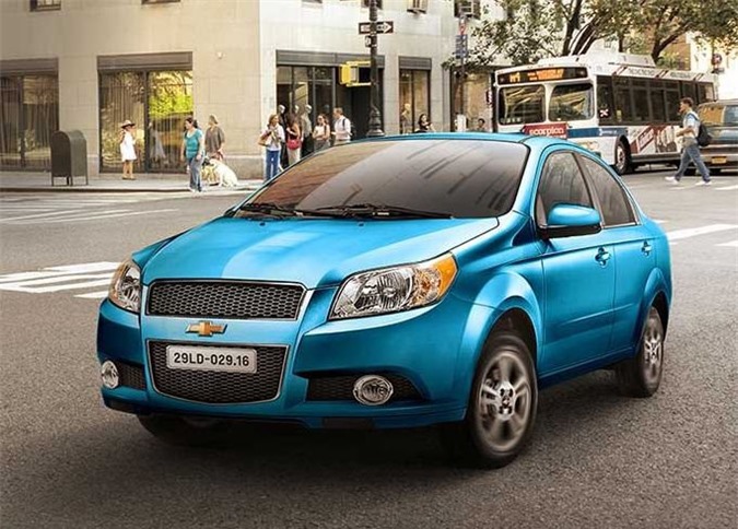 Chevrolet Aveo giảm giá thấp kỷ lục, ngang giá Hyundai Grand i10, Toyota Wigo