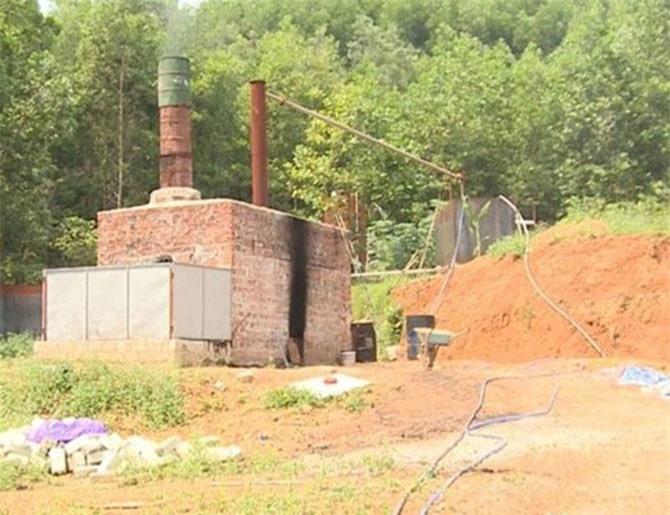 Triệt phá cơ sở làm dầu nhớt lậu, thu giữ hàng nghìn lít dầu