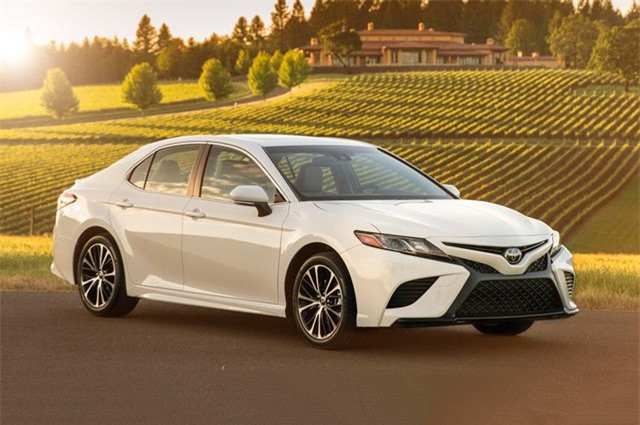 Top 10 xe sedan ‘làm mưa làm gió’ tại Mỹ: Toyota Camry số một