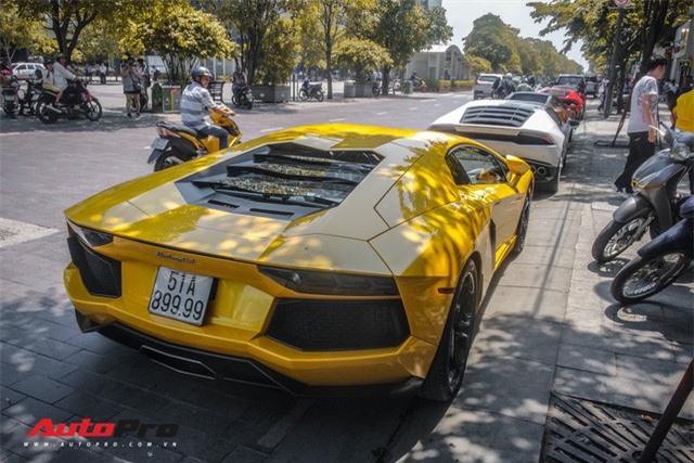 Đại gia khắp Sài Gòn hội tụ dân chơi Bình Phước khoe cả dàn siêu xe hàng độc