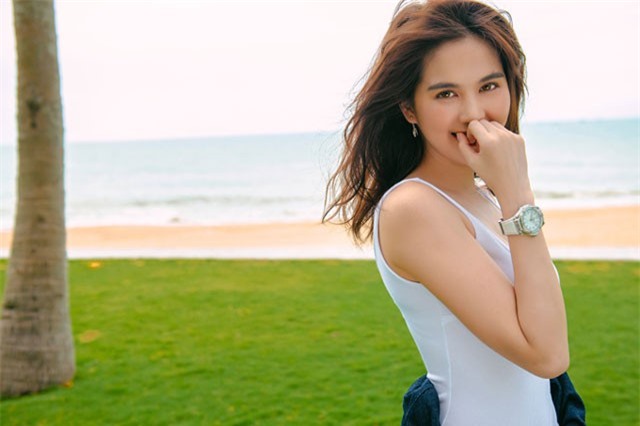 Ngọc Trinh khoe ba chiếc đồng hồ có giá hơn 2 tỷ đồng