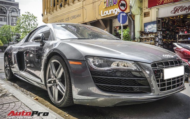Cận cảnh Audi R8 V10 số sàn độc nhất Việt Nam 