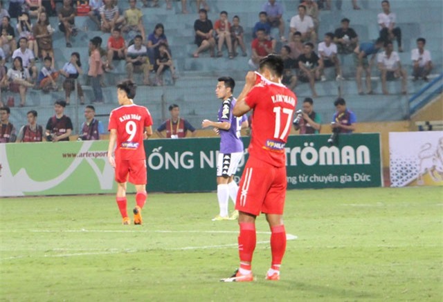 Văn Thanh đứt dây chằng đầu gối, chính thức lỡ hẹn AFF Cup 2018