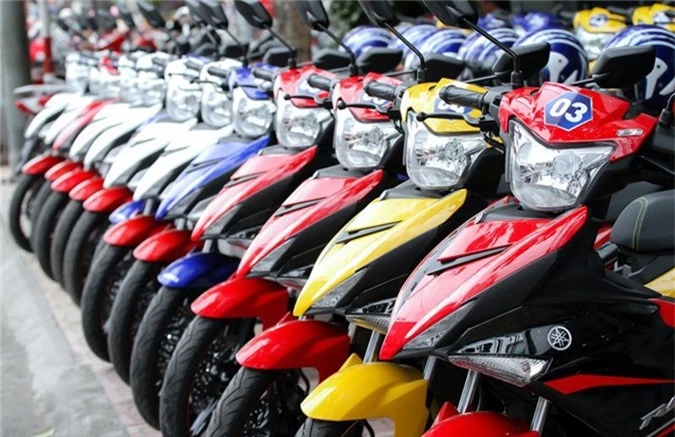 Thu nhập 500 triệu: Thừa tiền mua ô tô vẫn phải đi xe máy