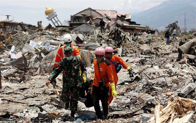 Sóng thần Indonesia: Cận cảnh đất hóa lỏng nhấn chìm cả làng