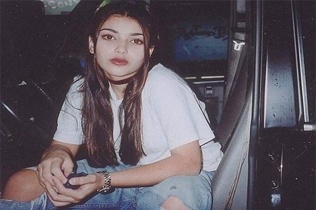 Kim Kardashian khoe ảnh thời thiếu nữ gây bất ngờ