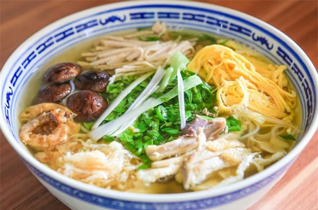 Clip: Học cách nấu món bún thang ngon như người Hà Nội