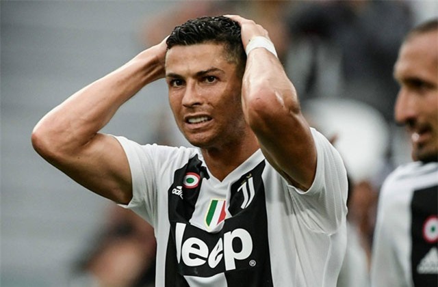 Báo Đức tung bằng chứng Ronaldo hiếp dâm người mẫu trong toilet